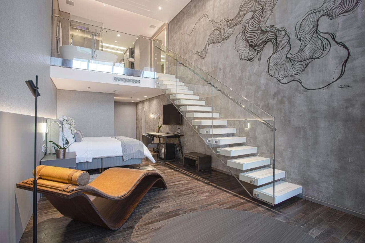Suryaa Hotel Pinhais, Curio Collection By Hilton Luaran gambar