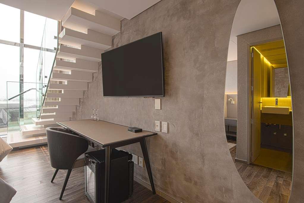 Suryaa Hotel Pinhais, Curio Collection By Hilton Bilik gambar
