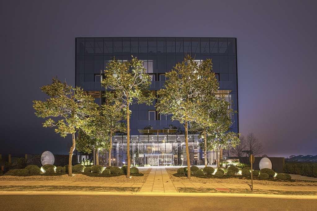 Suryaa Hotel Pinhais, Curio Collection By Hilton Luaran gambar